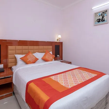Oyo 17224 Swarnam Residency-3